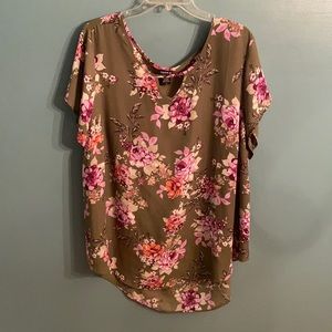 Hunter green floral top